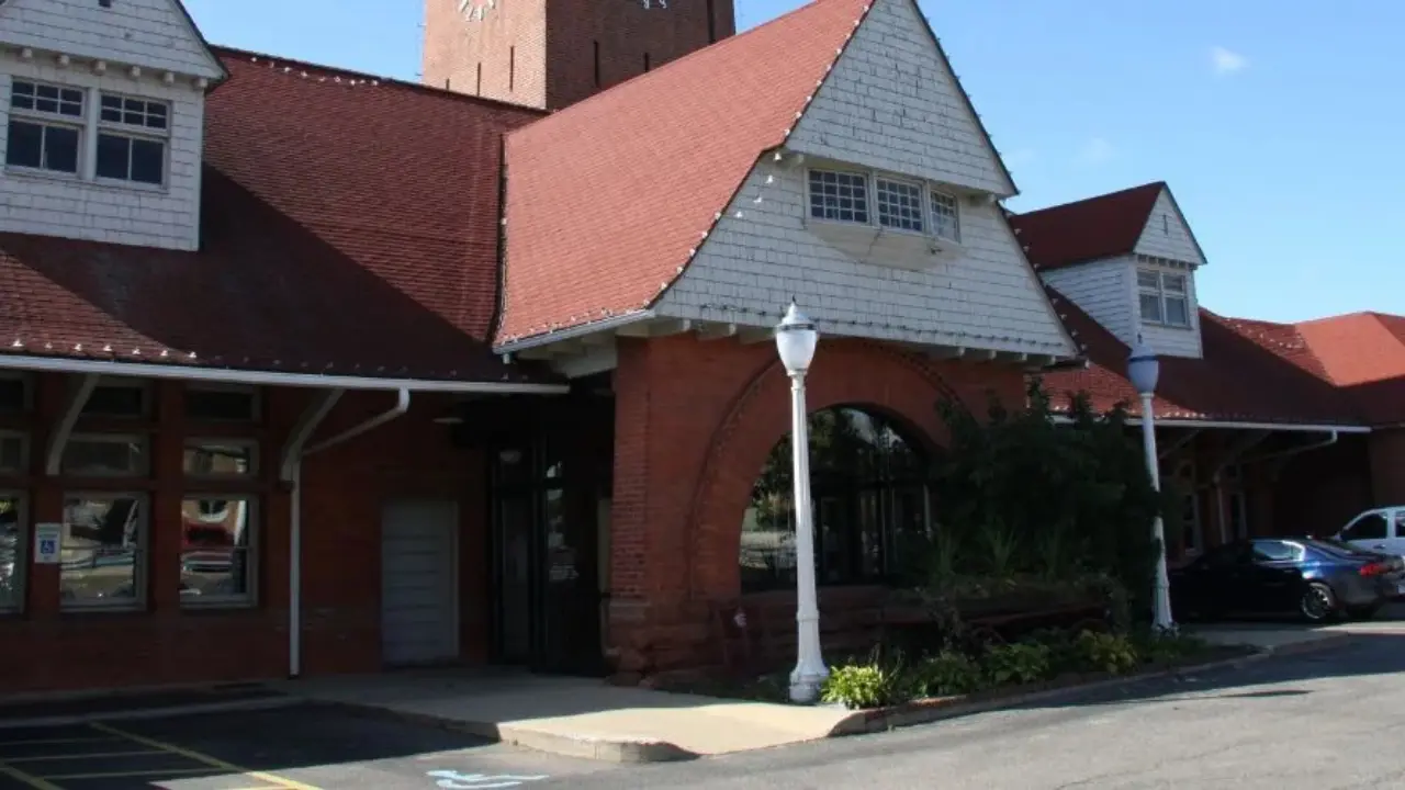 Amtrak Train Station Battle Creek, MI (BTL)