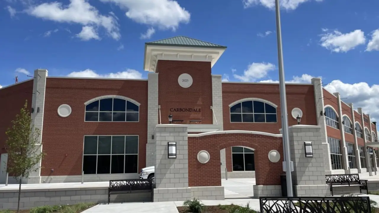 Amtrak Train Station Carbondale, IL (CDL)