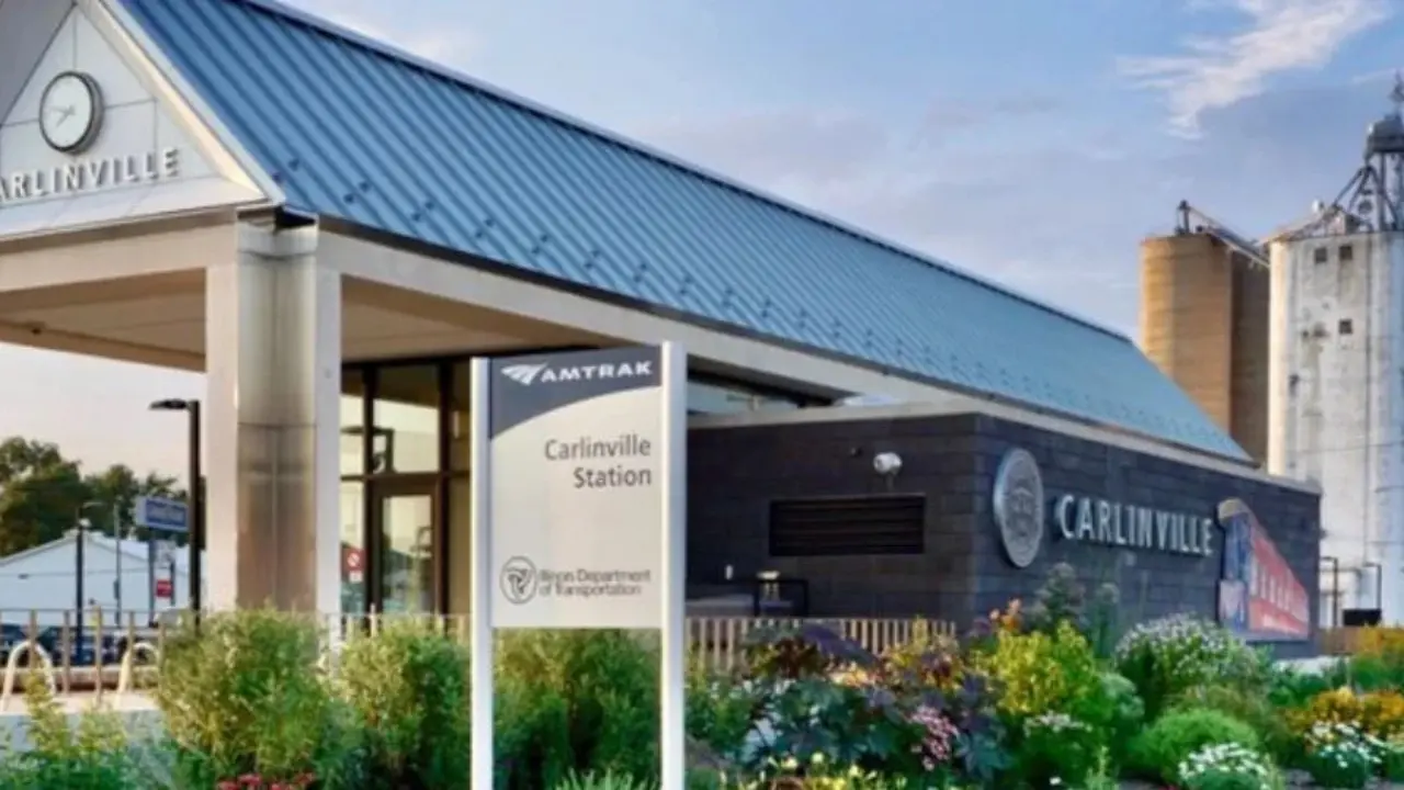 Amtrak Train Station Carlinville, IL (CRV)