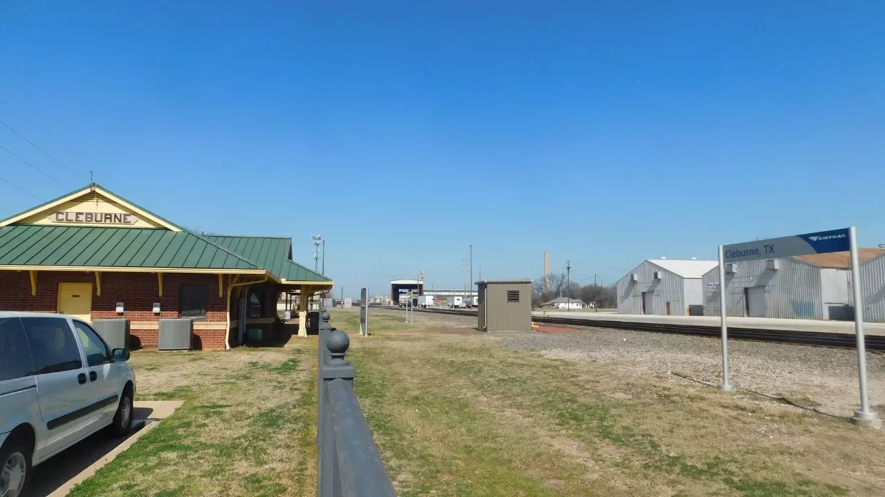 Amtrak Train Station Cleburne, TX (CBR)