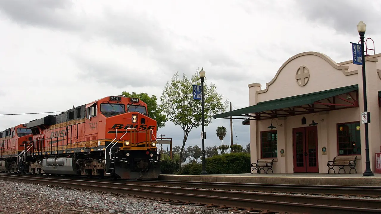 Amtrak Train Station Corcoran, CA (COC)