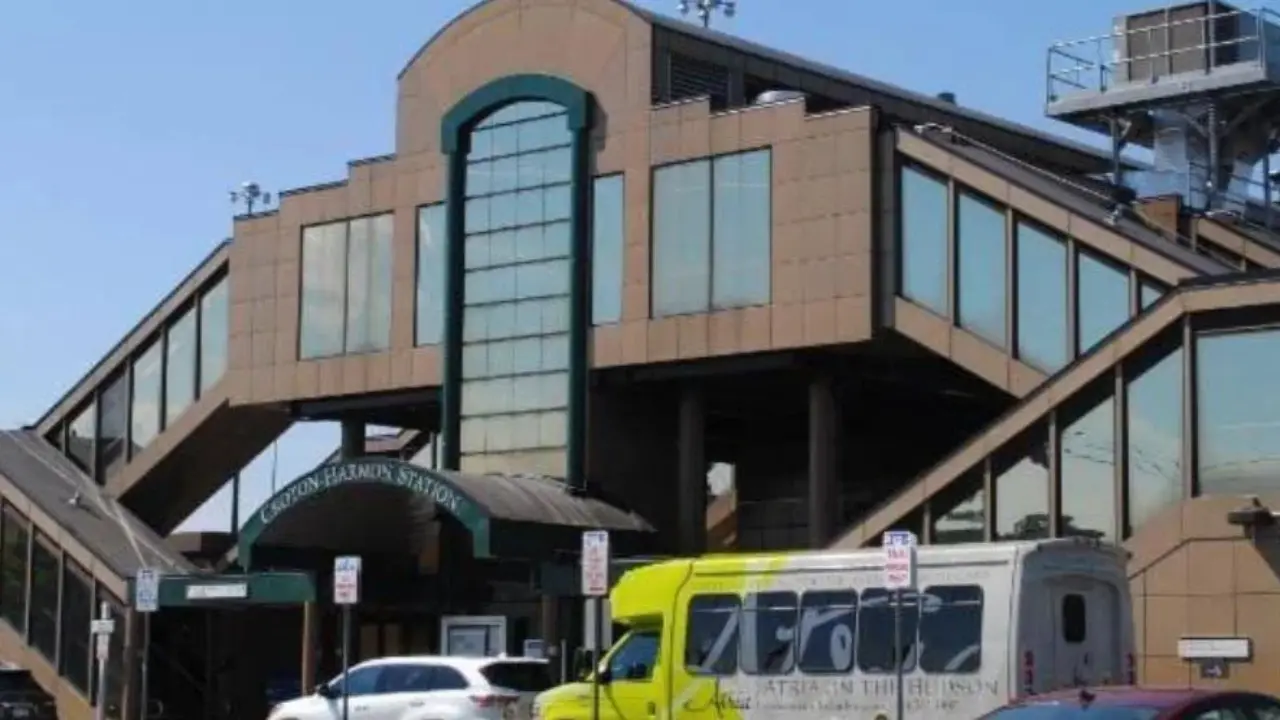 Amtrak Train Station Croton-Harmon, NY (CRT)