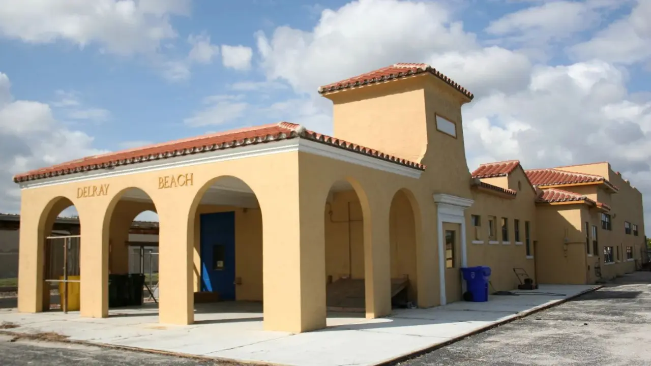 Amtrak Train Station Delray Beach, FL (DLB)