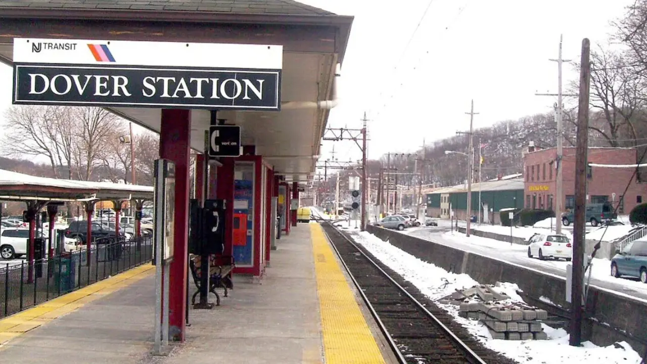 Amtrak Train Station Dover, NH (DOV)