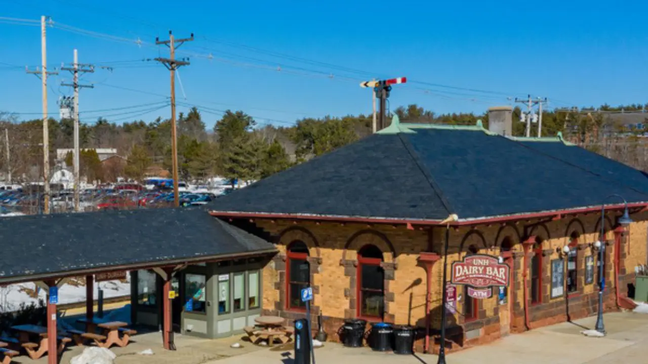 Amtrak Train Station Durham, NH (DHM)