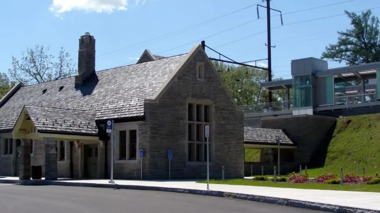 Amtrak Train Station Elizabethtown, PA (ELT)