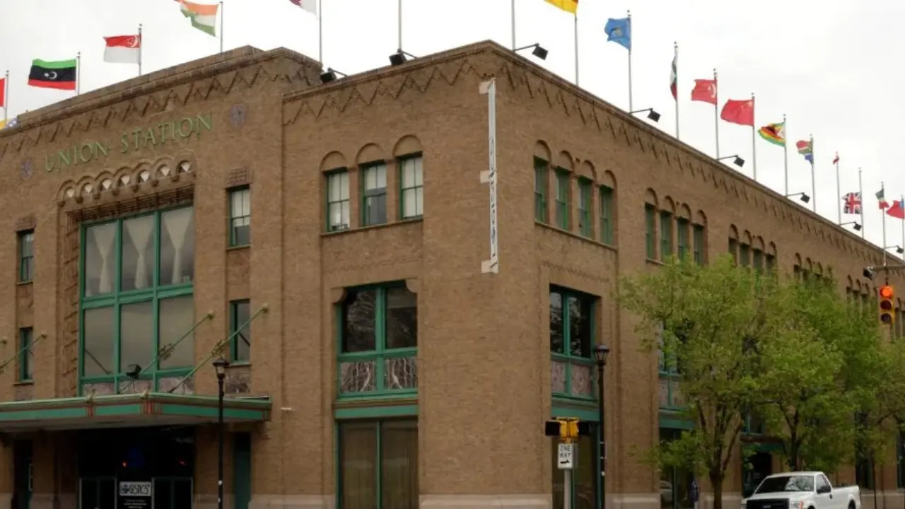Amtrak Train Station Erie, PA (ERI)