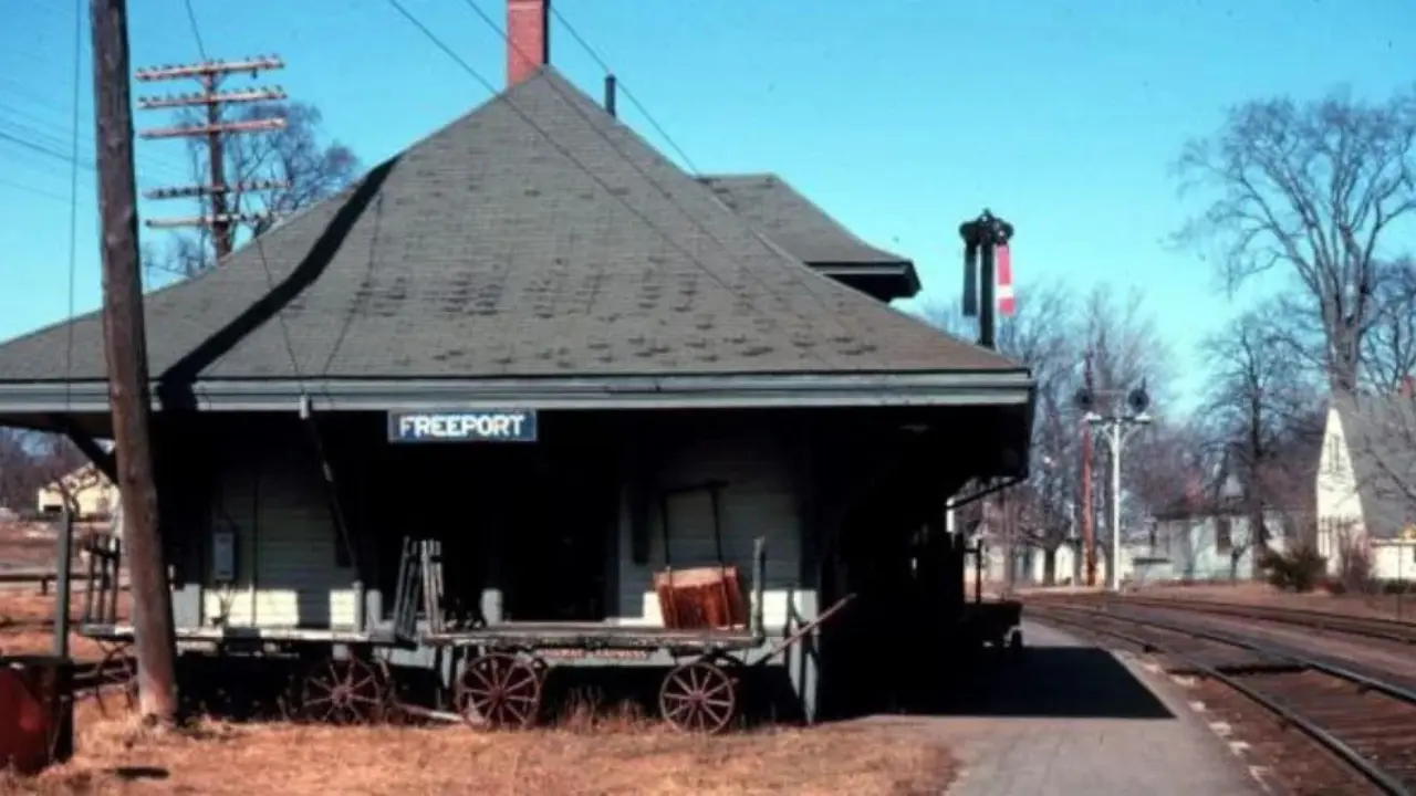 Amtrak Train Station Freeport, ME (FRE)