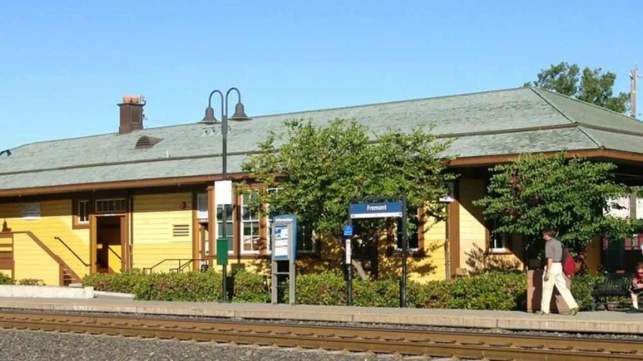 Amtrak Train Station Fremont, CA (FMT)