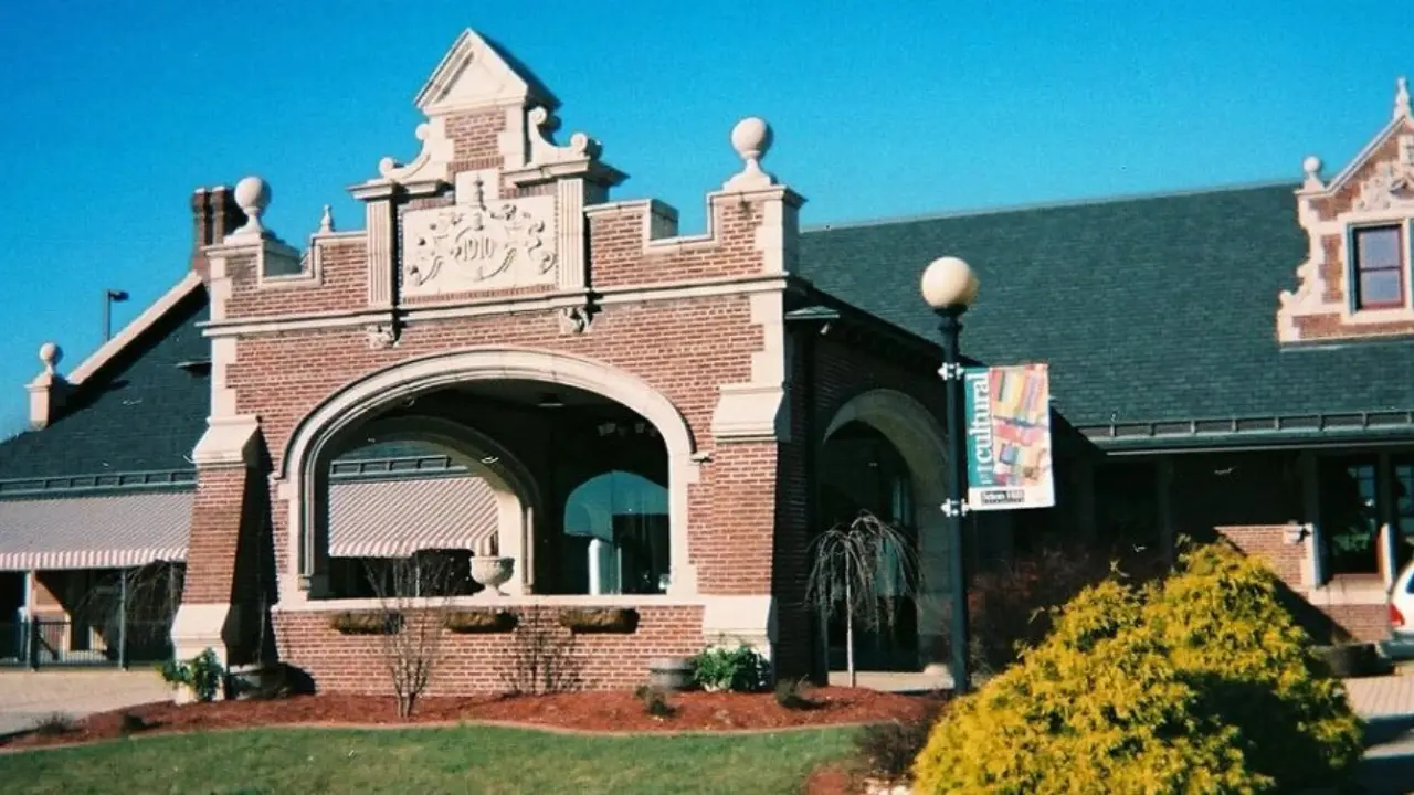 Amtrak Train Station Greensburg, PA (GNB)
