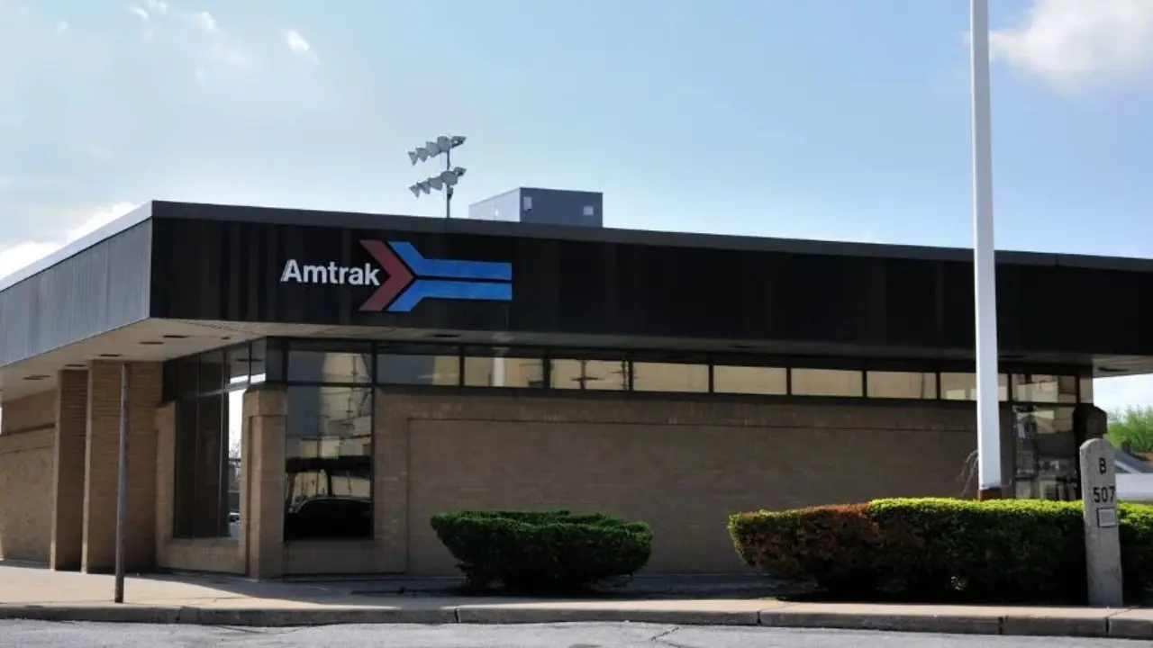 Amtrak Train Station Hammond-Whiting, IN (HMI)