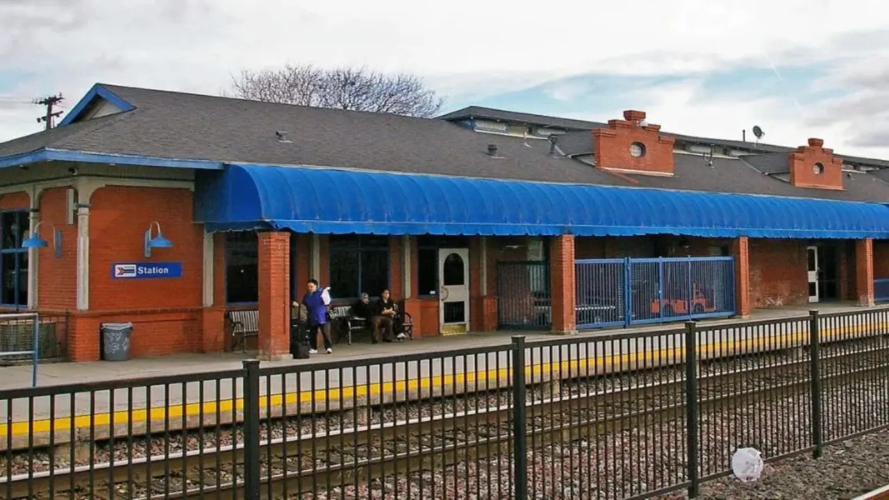 Amtrak Train Station Hanford, CA (HNF)