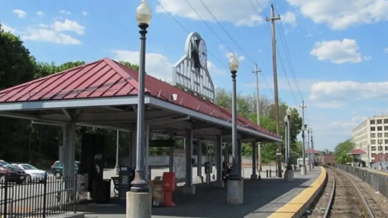 Amtrak Train Station Haverhill, MA (HHL)