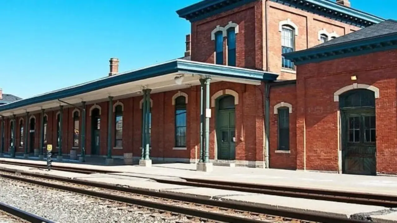 Amtrak Train Station Jackson, MI (JXN)