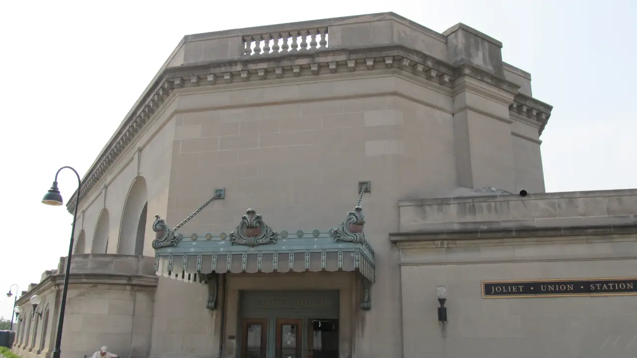 Amtrak Train Station Joliet, IL (JOL)