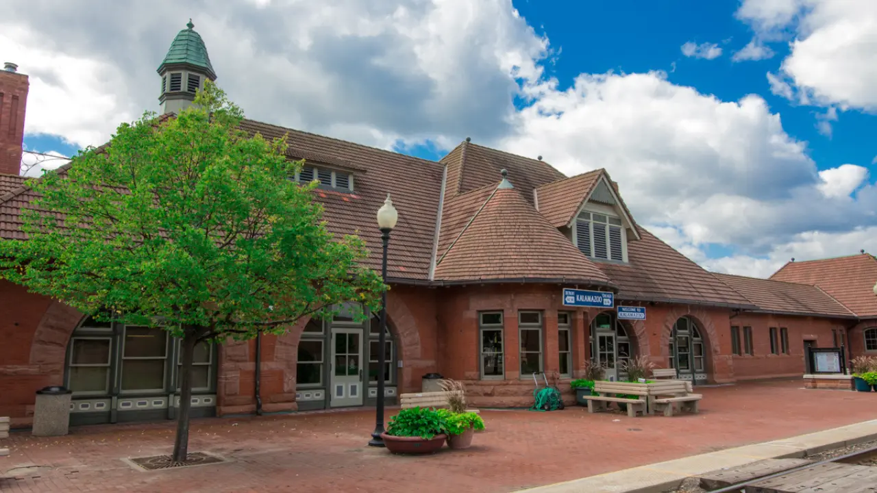 Amtrak Train Station Kalamazoo, MI (KAL)