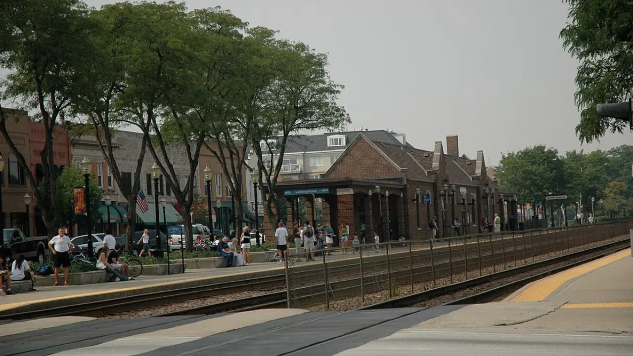 Amtrak Train Station La Grange, IL (LAG)