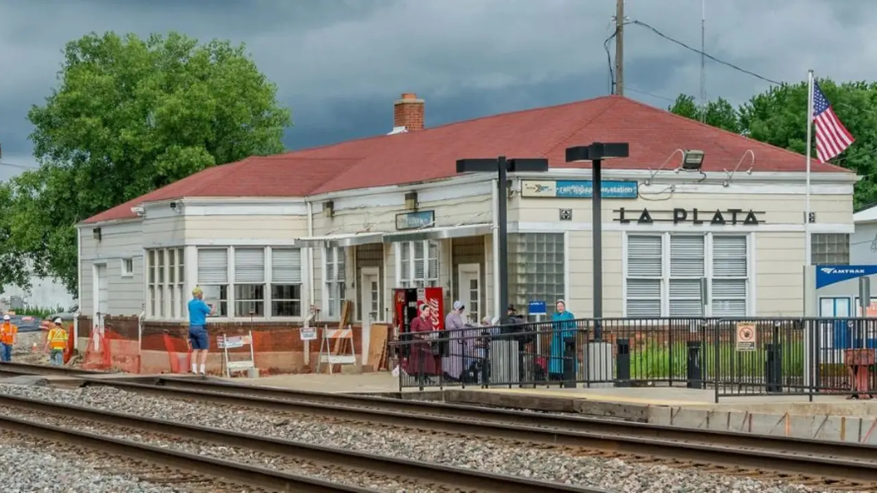 Amtrak Train Station La Plata, MO (LAP)
