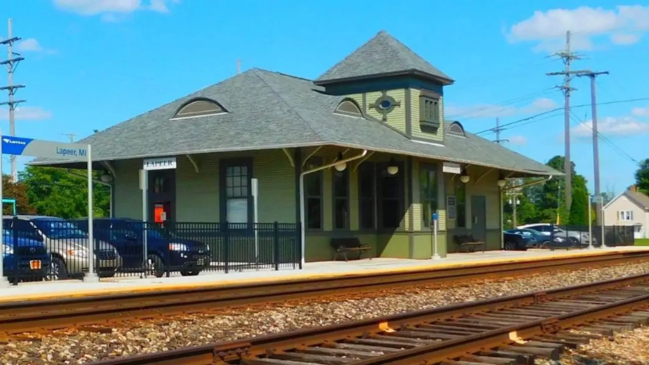 Amtrak Train Station Lapeer, MI (LPE)