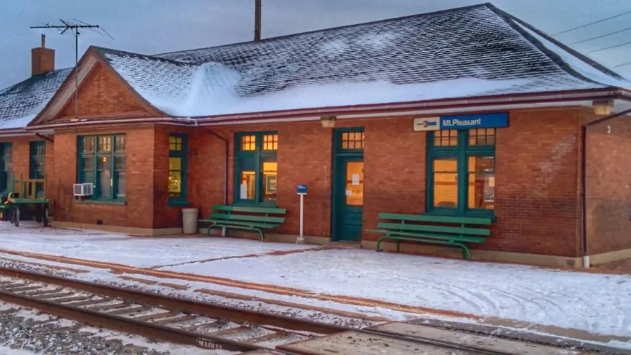Amtrak Train Station Mount Pleasant, IA (MTP)