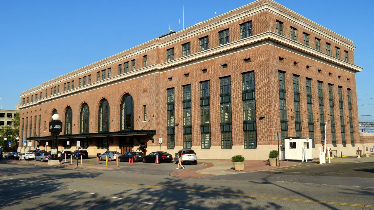 Amtrak Train Station New Haven Union, CT (NHV)