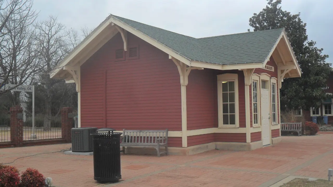 Amtrak Train Station Pauls Valley, OK (PVL)