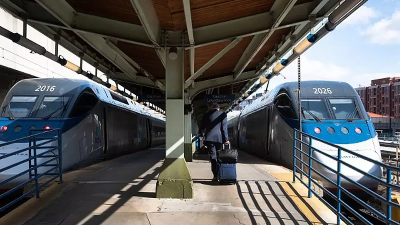 Does Amtrak Train go to Nashville?