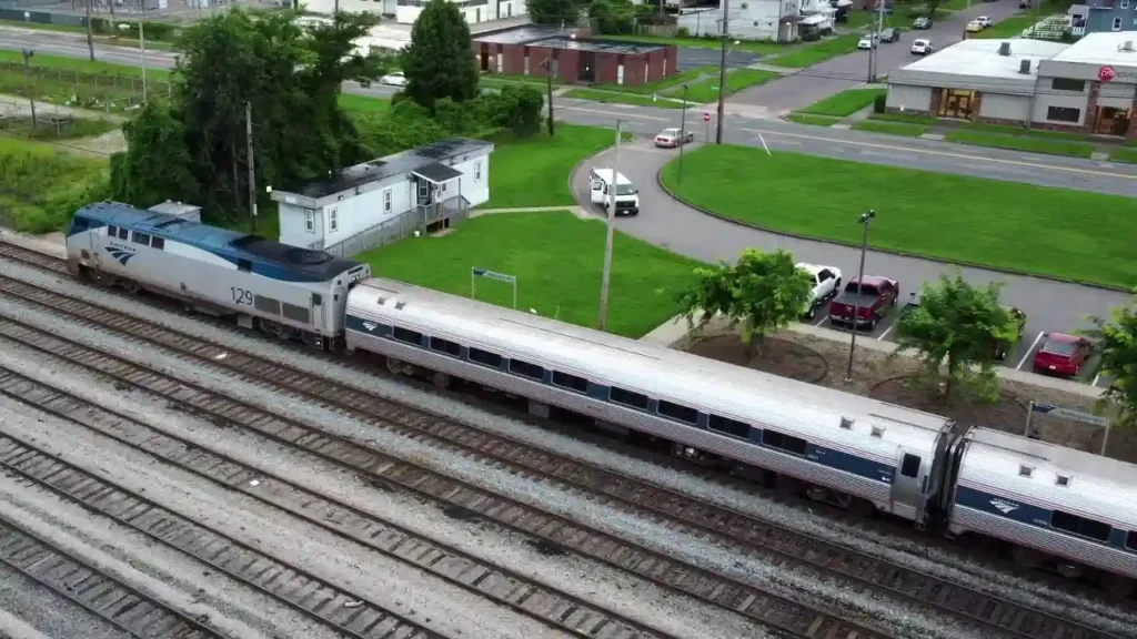How Long Amtrak Trains Stop at Stations: Average Dwell Time, Safety & Boarding Tips