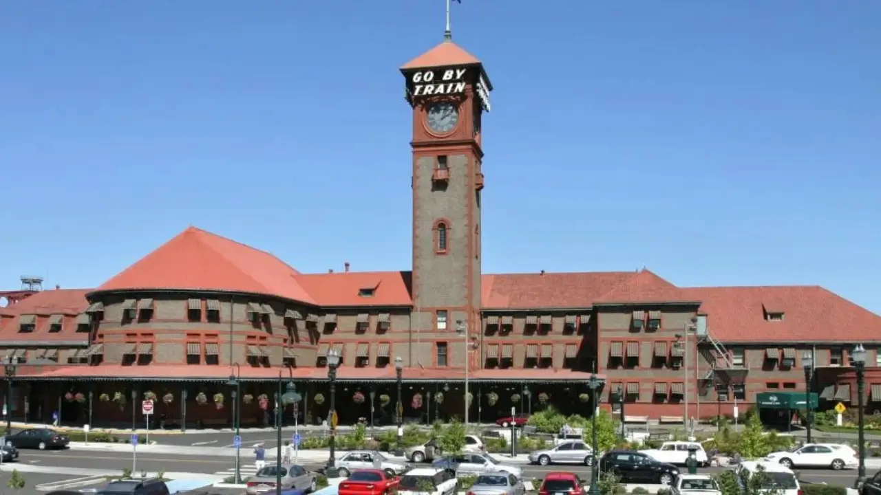 Amtrak Train Station Portland, OR (PDX)