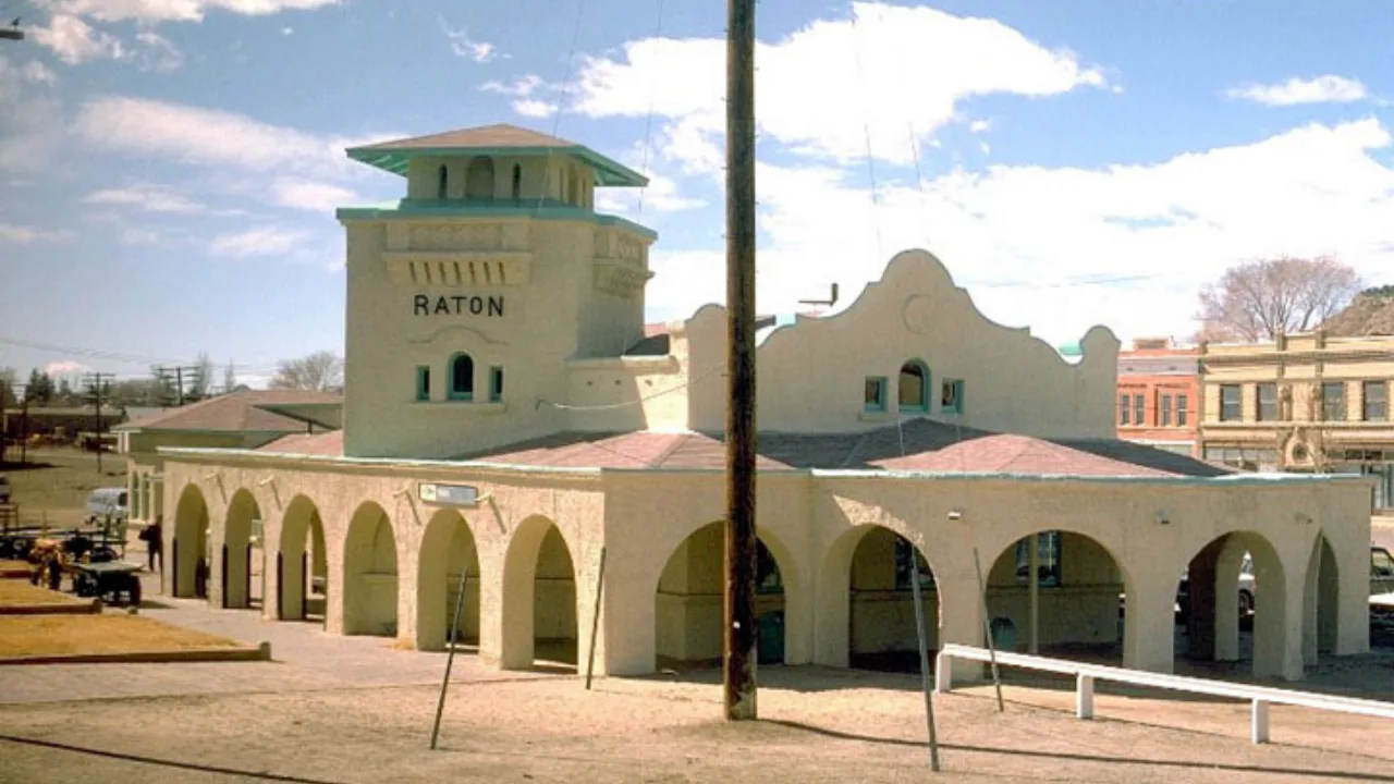 Amtrak Train Station Raton, NM (RAT)