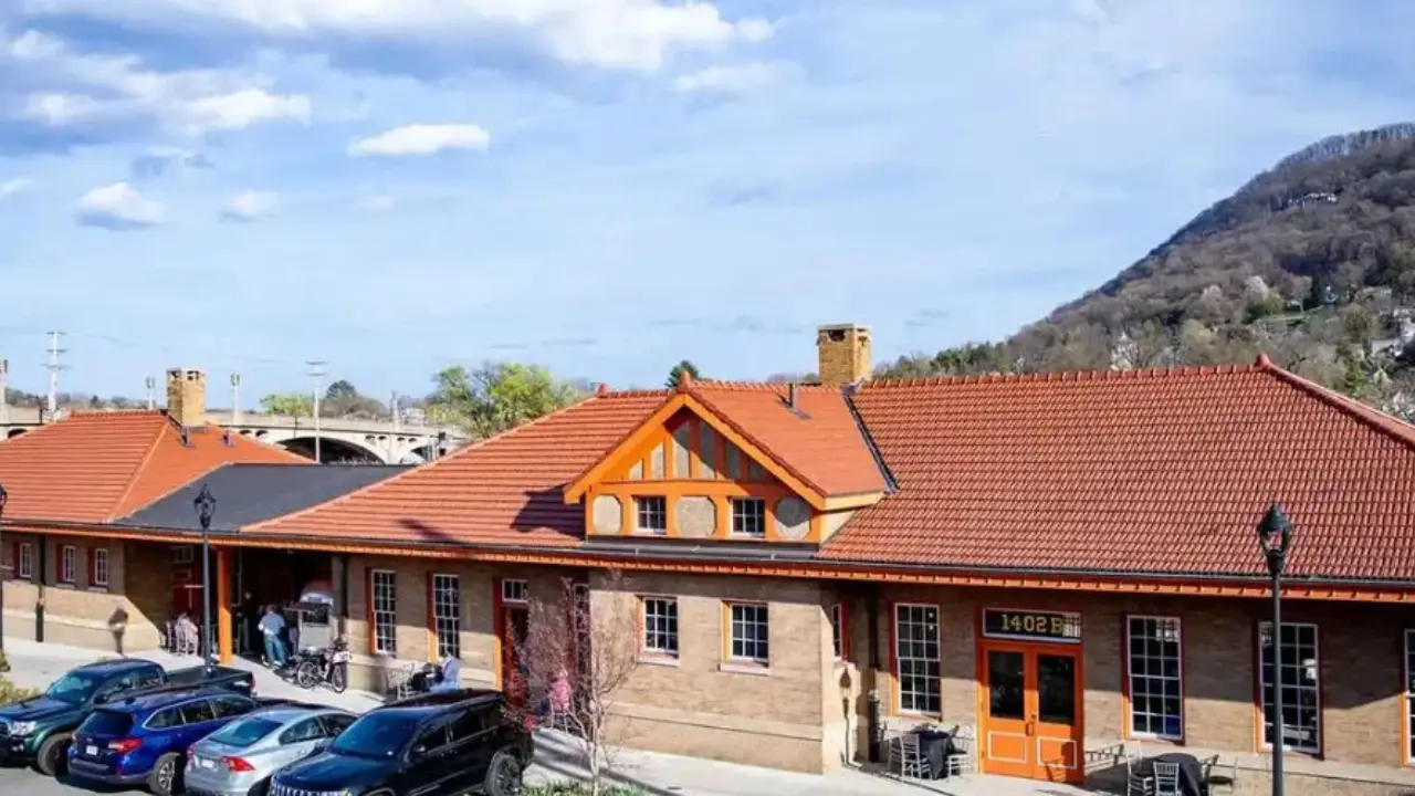 Amtrak Train Station Roanoke, VA (RNK)