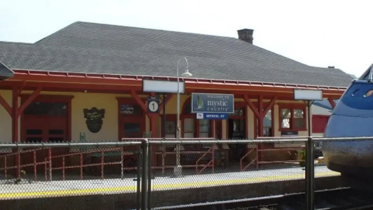 Amtrak Train Station San Clemente Pier, CA (SNP)