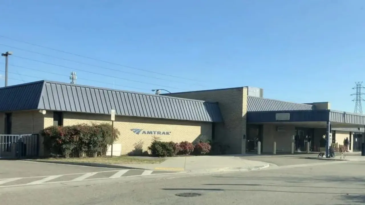 Amtrak Train Station Staples, MN (SPL)