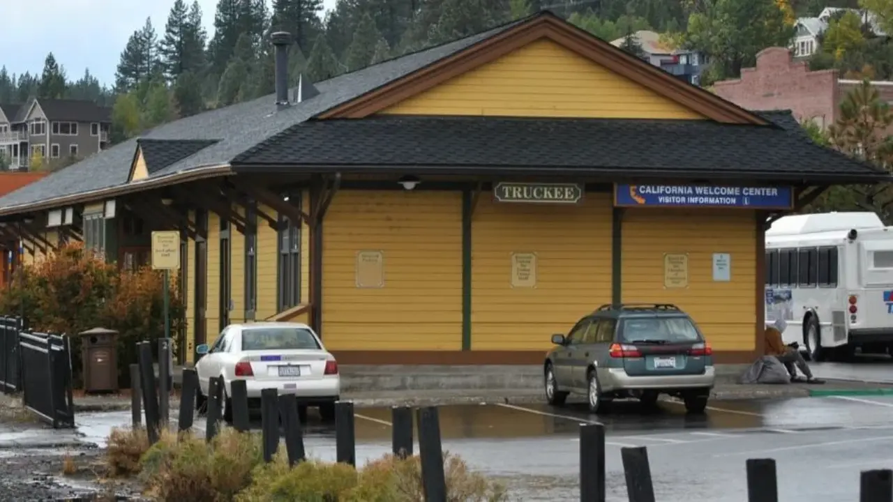 Amtrak Train Station Truckee, CA (TRU)