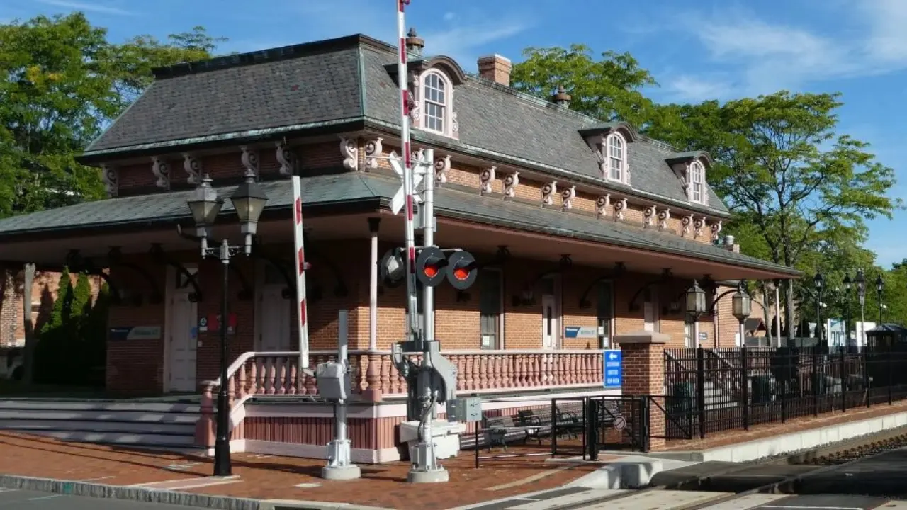 Amtrak Train Station Windsor, CT (WND)