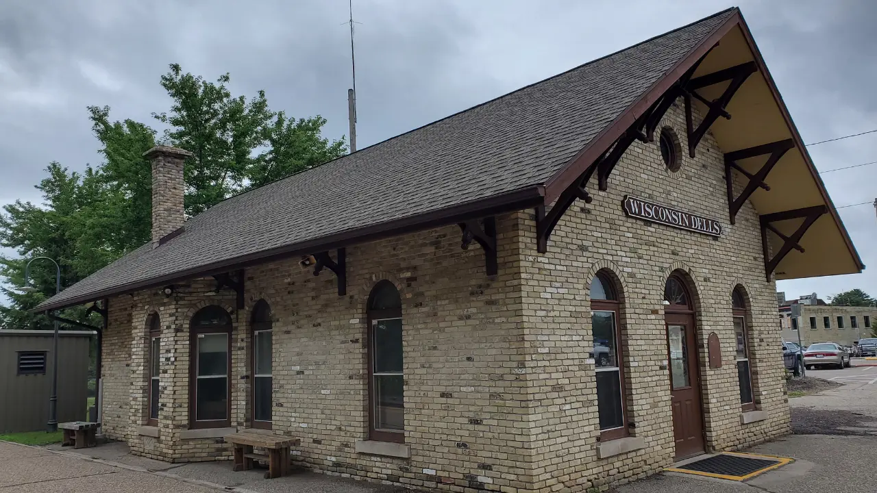 Wisconsin Dells Amtrak Station: Address, Parking & Travel Information
