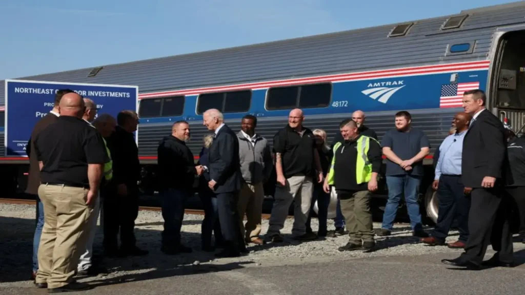 Special Situations, Amtrak When to Arrive at the Station