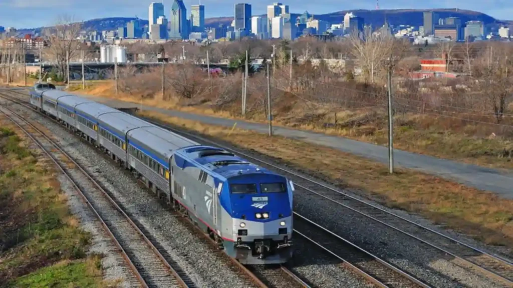 Does Amtrak Go into Canada