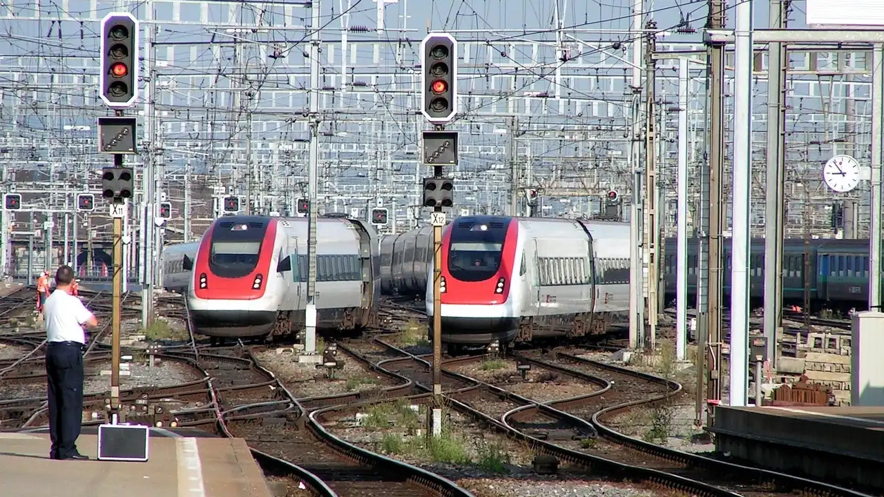 Rotterdam Centraal station operating hours overview